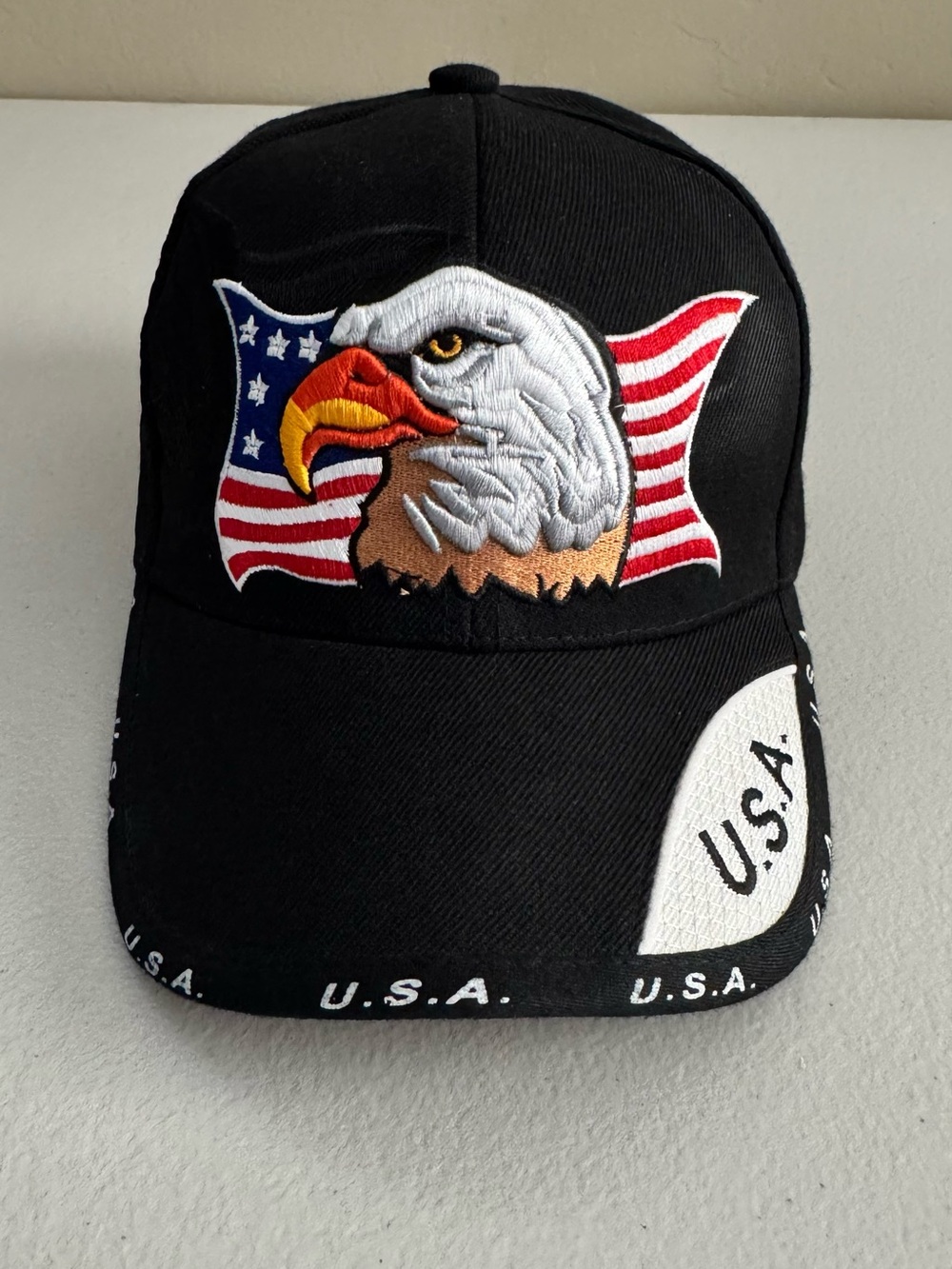 2 Hats American and looney